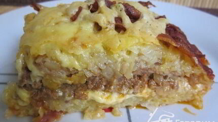 Картофельно-мясная запеканка с беконом и сыром