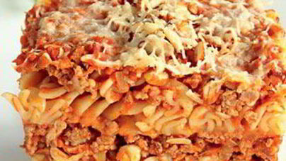 Макаронная запеканка со свининой и миндалем