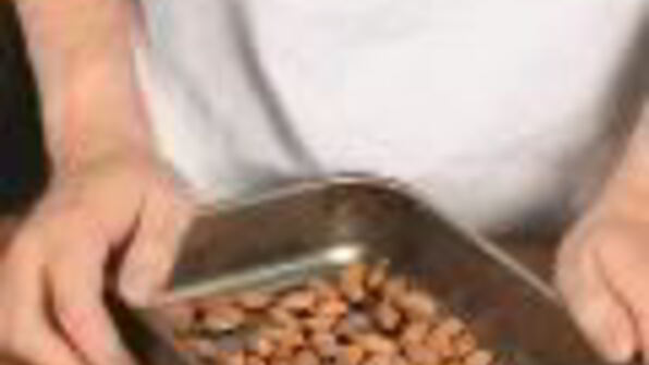 макаронная запеканка со свининой и миндалем