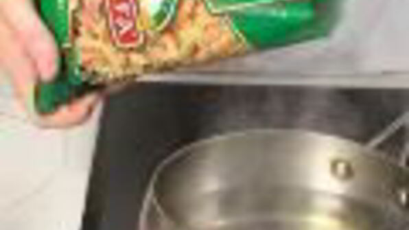 макаронная запеканка со свининой и миндалем