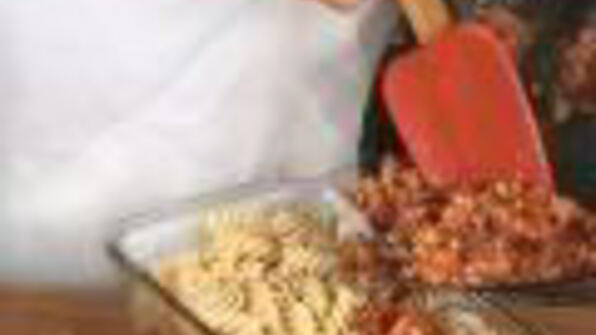 макаронная запеканка со свининой и миндалем