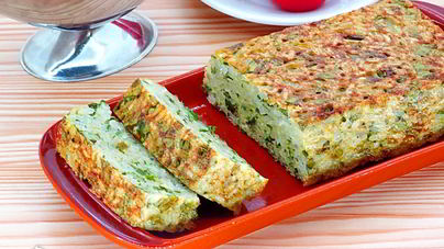 Рисовая запеканка с зеленым луком