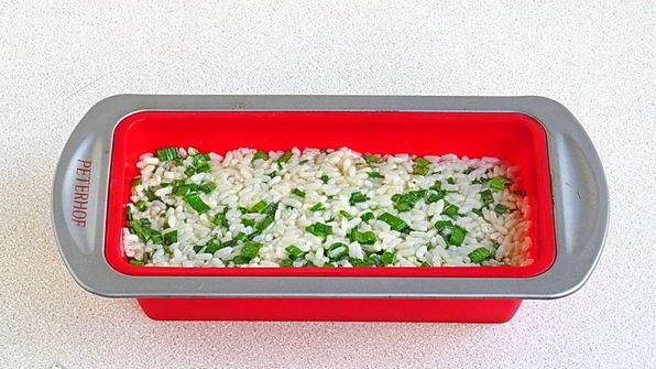 рисовая запеканка с зеленым луком