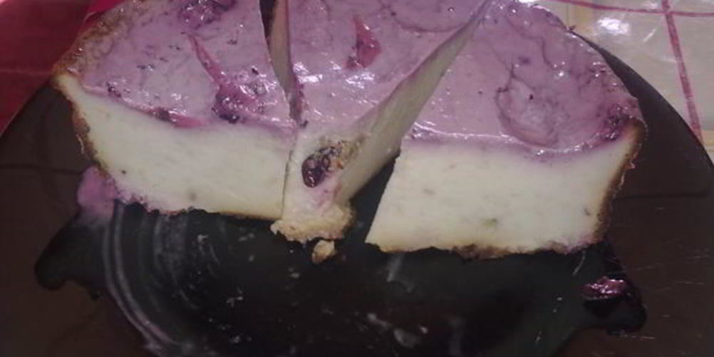 Рецепт сметанная запеканка-суфле с черничным соусом