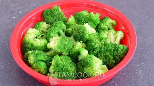 запеканка из брокколи с сыром и яйцами