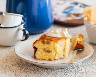 Запеканка из творога с изюмом