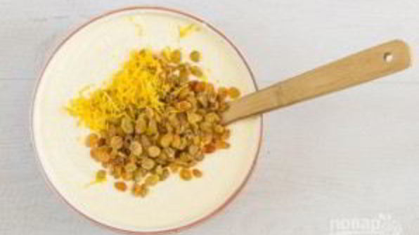 запеканка из творога с изюмом