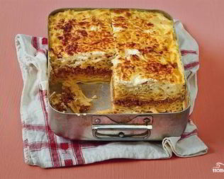 Запеканка с фаршем под соусом Бешамель