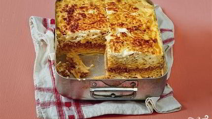 Запеканка с фаршем под соусом Бешамель