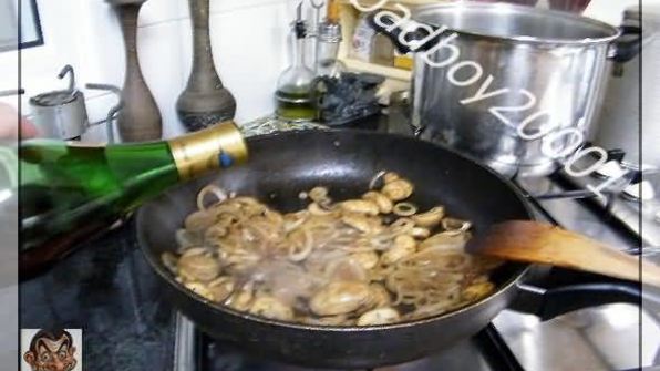 запеканка с виноградом и грибами