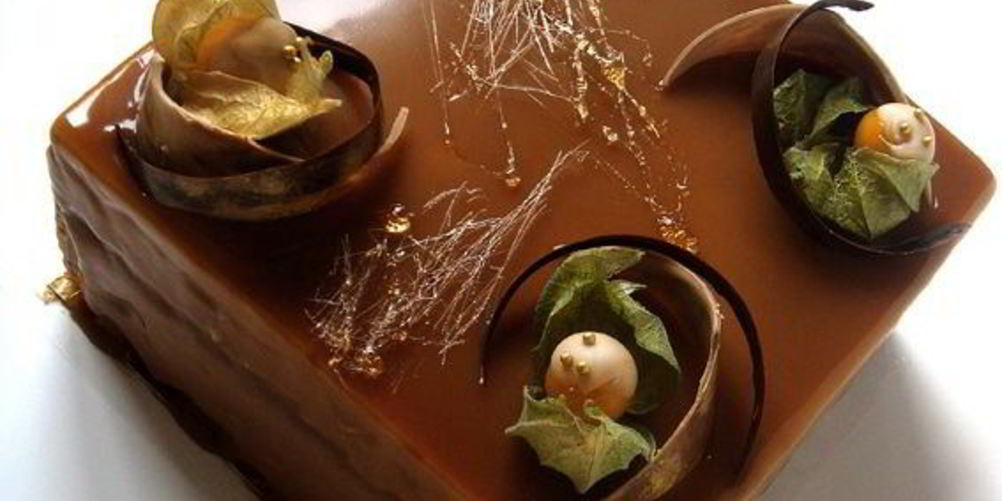 Рецепт карамельный муссовый торт с компотом из абрикоса и фундуком