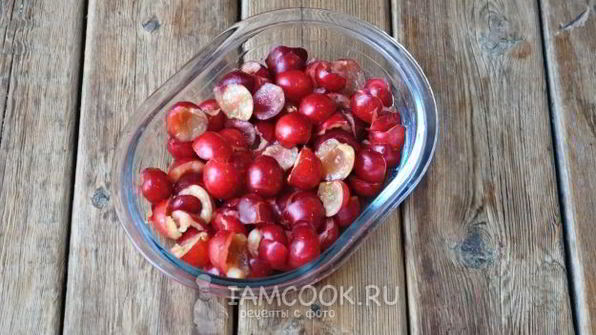 компот из черешни и абрикоса