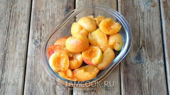 компот из черешни и абрикоса