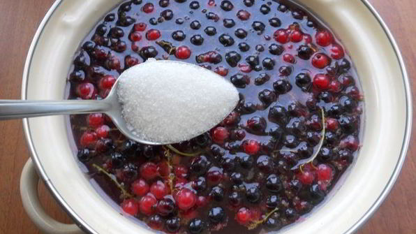 компот из красной и черной смородины