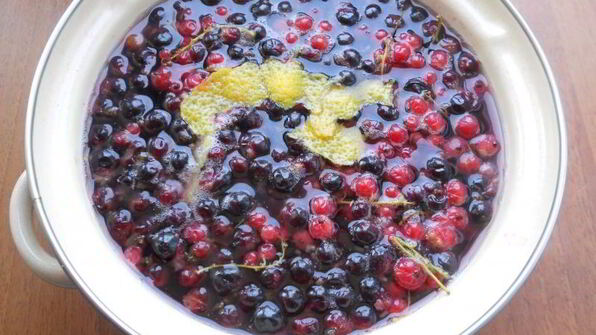 компот из красной и черной смородины