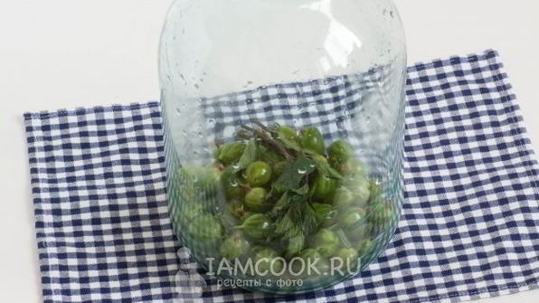 компот из крыжовника с мятой