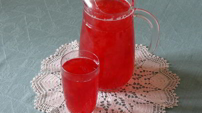 Компот из малины и яблок