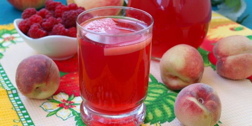 Рецепт компот из персиков, яблок и малины с мелиссой