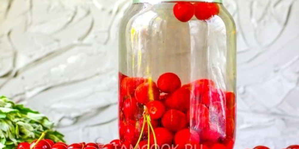 Рецепт компот из вишни с косточками на зиму