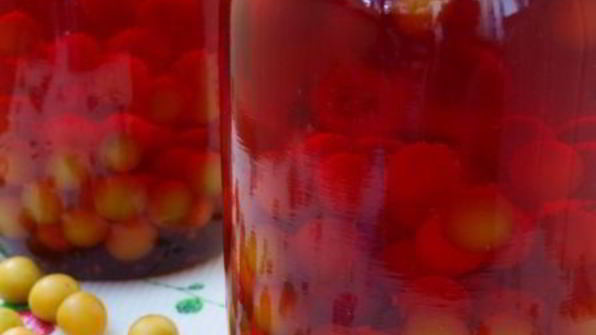 компот с алычой и малиной