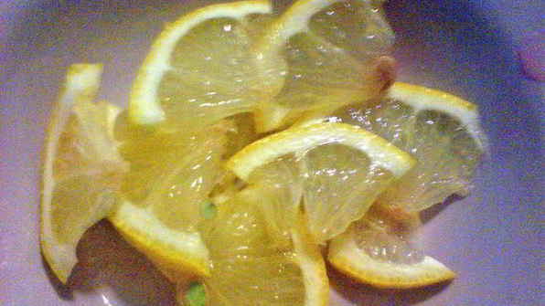 компотик из свежезамороженных ягод с лимоном