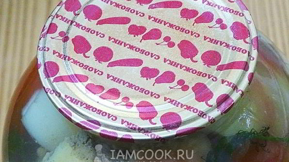 квашеные помидоры в банках