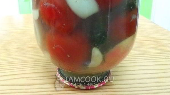 квашеные помидоры в банках