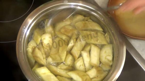 баклажаны маринованные с чесноком и зеленью