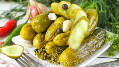 Быстрые маринованные огурцы