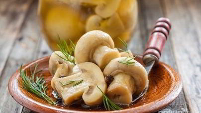 Быстрые маринованные шампиньоны горячим способом