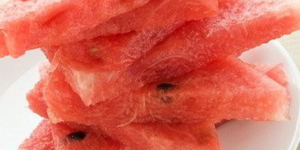 Рецепт ломтики арбуза, маринованные в текиле, с крупной солью