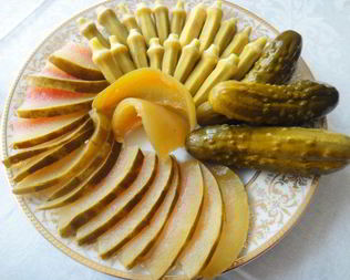 Маринованная бамия и арбуз