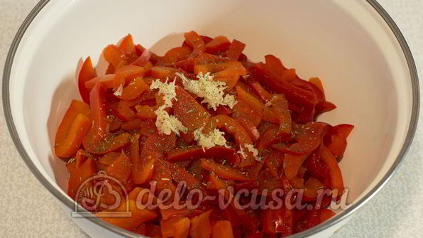 маринованный болгарский перец в масле с чесноком