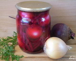 Маринованный лук со свеклой на зиму
