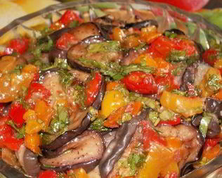 Маринованные баклажаны с овощами на закуску