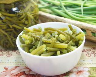 Маринованные чесночные стрелки на зиму