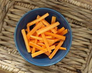 Маринованные морковные палочки