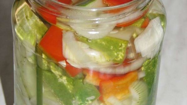 маринованные огурцы с перцем