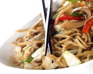 Маринованные овощи с соевым соусом, чесноком и чили