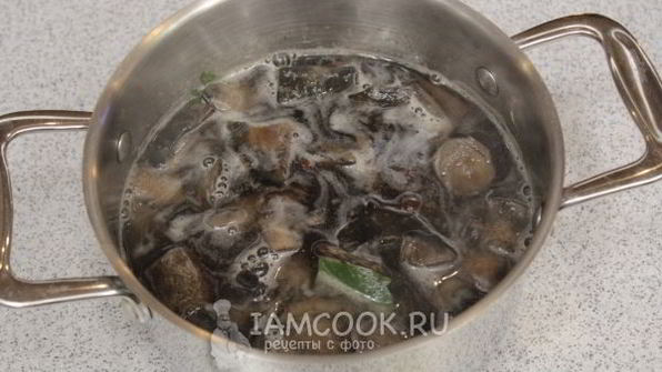 маринованные подосиновики