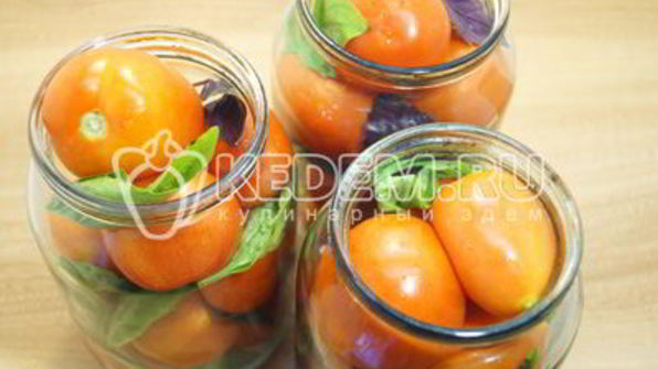 маринованные помидоры на зиму в банках с базиликом