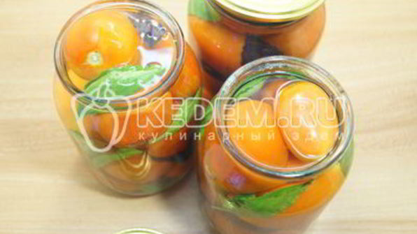 маринованные помидоры на зиму в банках с базиликом