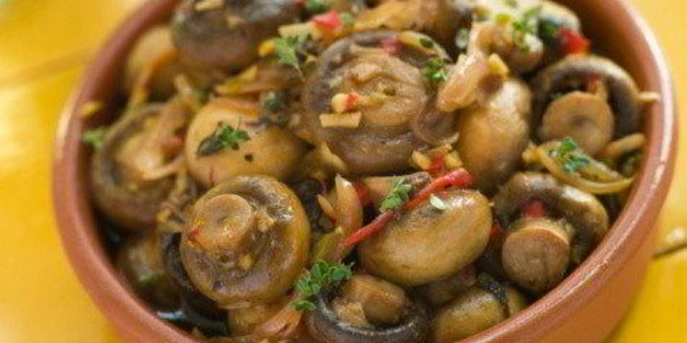 Рецепт маринованные шампиньоны в оливковом масле с эстрагоном и петрушкой