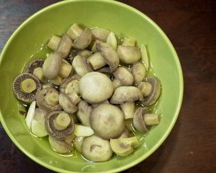 Маринованные шампиньоны