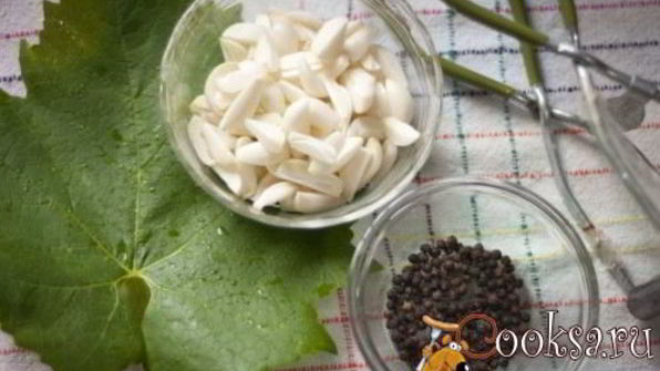 огурцы с чесноком и укропом на зиму