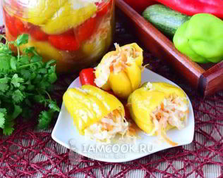 Перец, фаршированный капустой и морковью на зиму