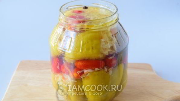 перец, фаршированный капустой и морковью на зиму