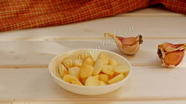 слива с чесноком на зиму