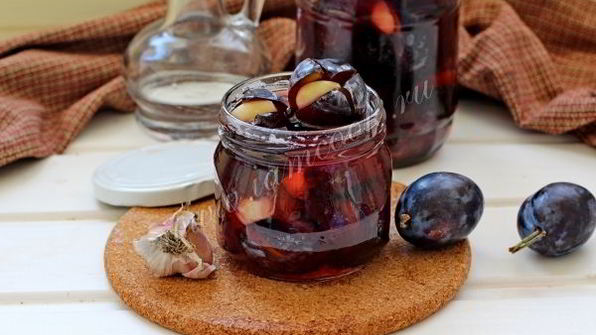 слива с чесноком на зиму