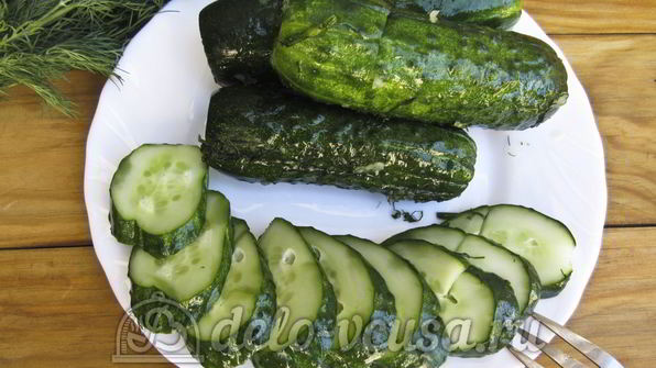 малосольные огурцы в пакете